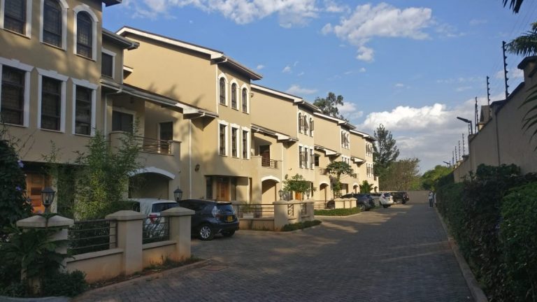 5 Bed Lovely Executive Villa for Rent in Lavington only 350k